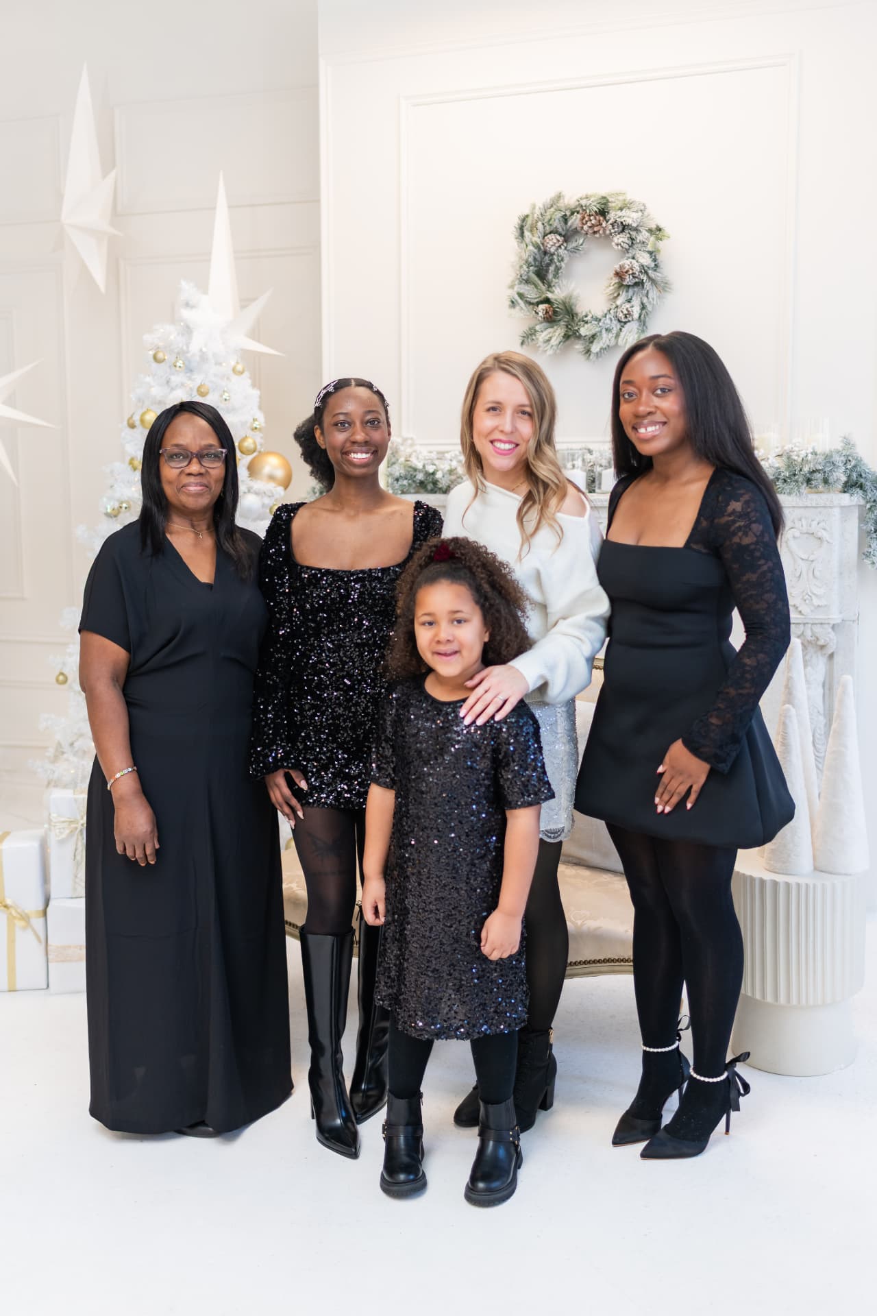 Christmas mini session in Montreal photographed by Keyris Rodriguez