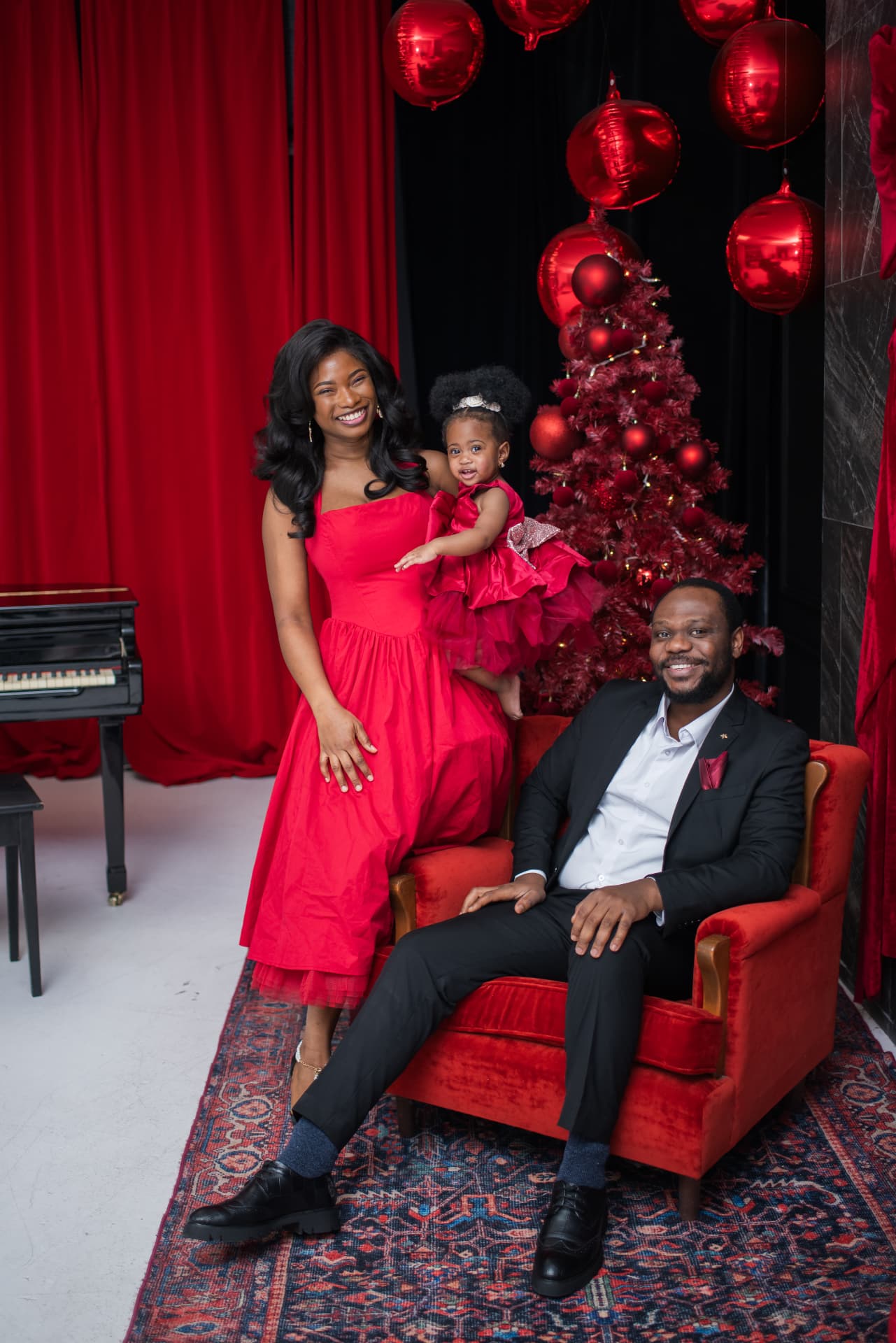 Christmas mini session in Montreal photographed by Keyris Rodriguez