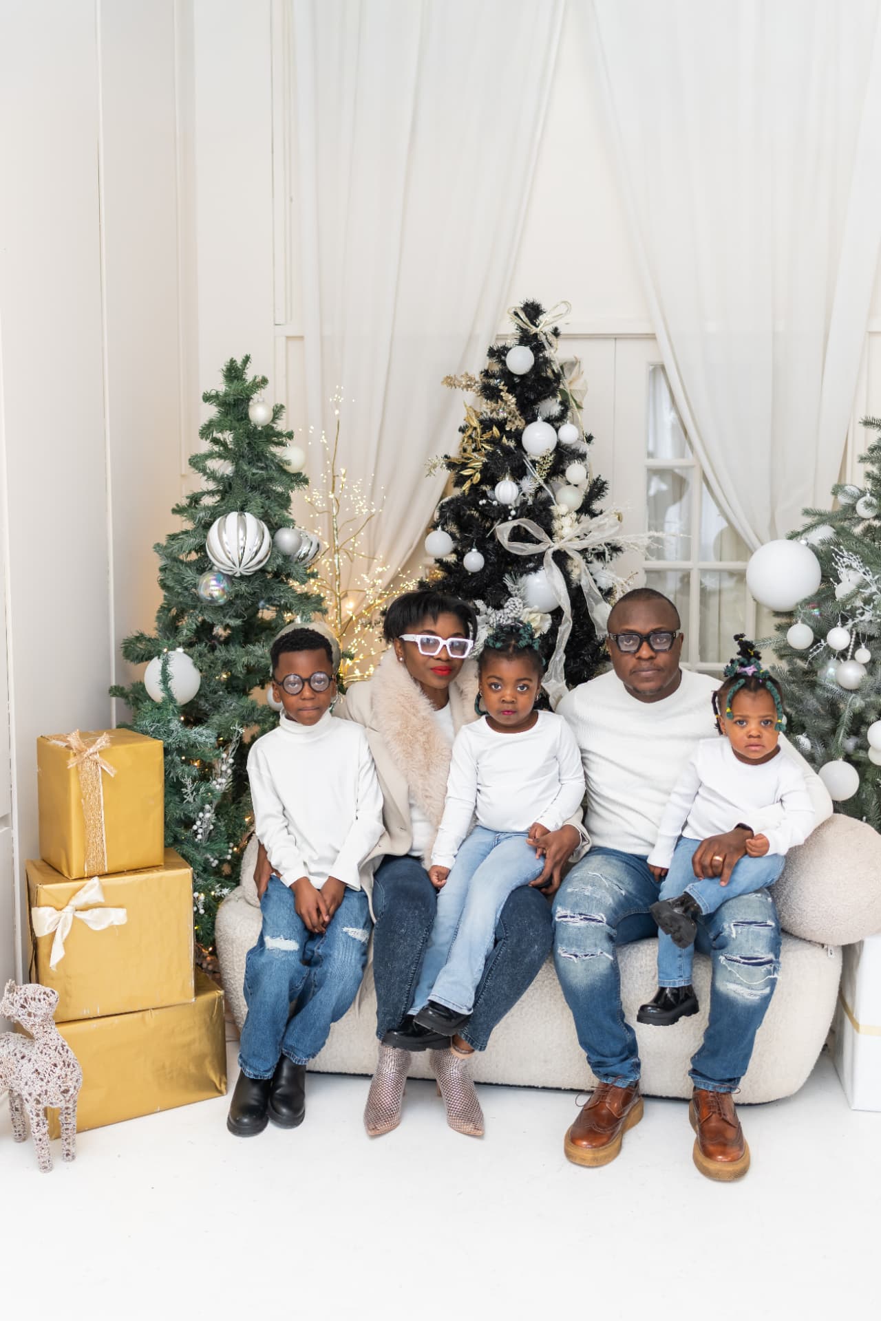 Christmas mini session in Montreal photographed by Keyris Rodriguez