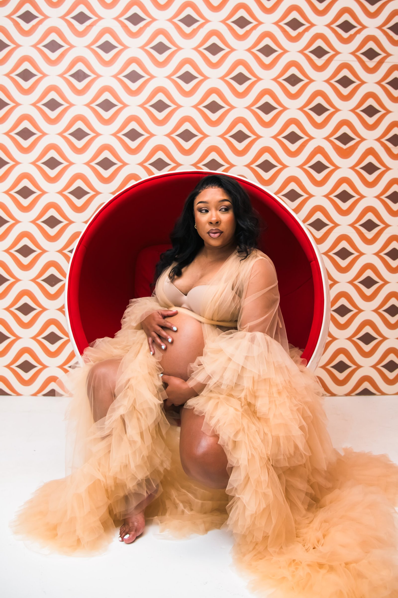Maternity portrait photographed in Montreal by Keyris Rodriguez