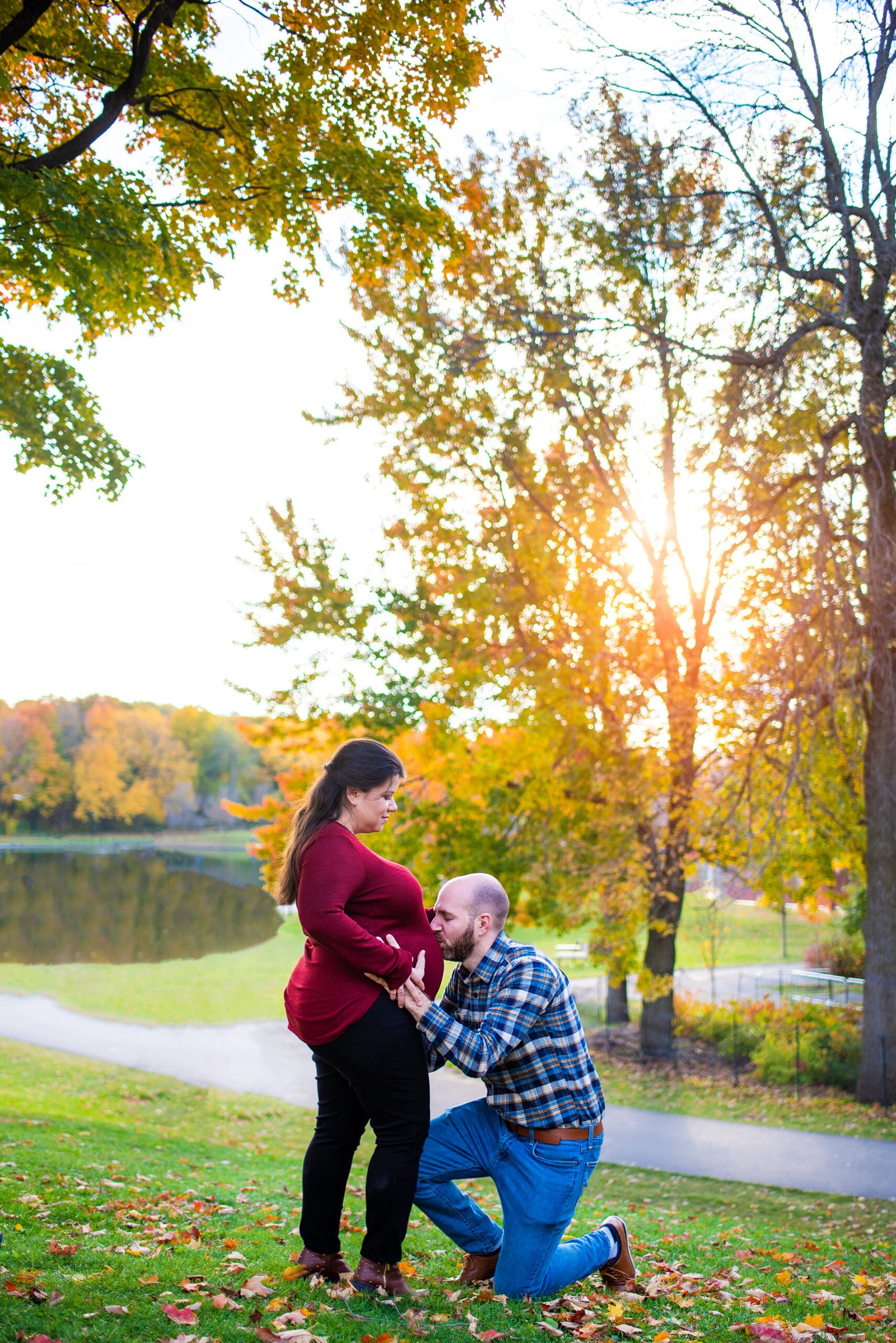 Maternity portrait photographed in Montreal by Keyris Rodriguez