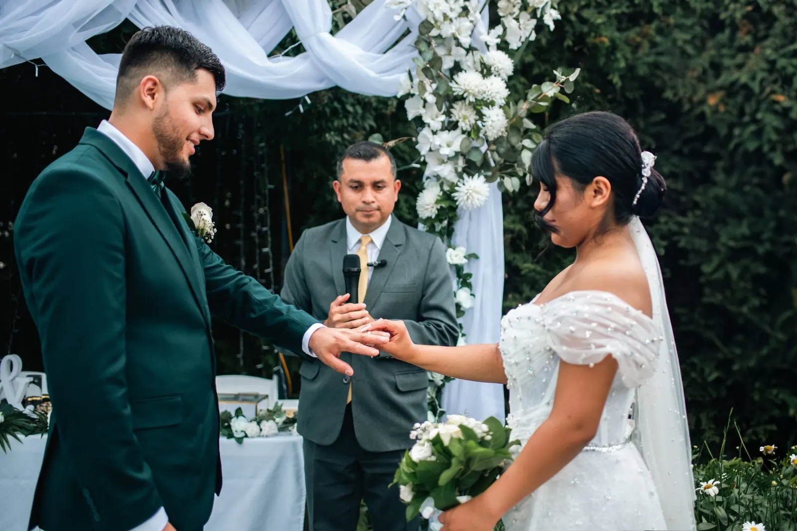 Leonardo & Isaura wedding — photographed by Keyris Rodriguez (5)