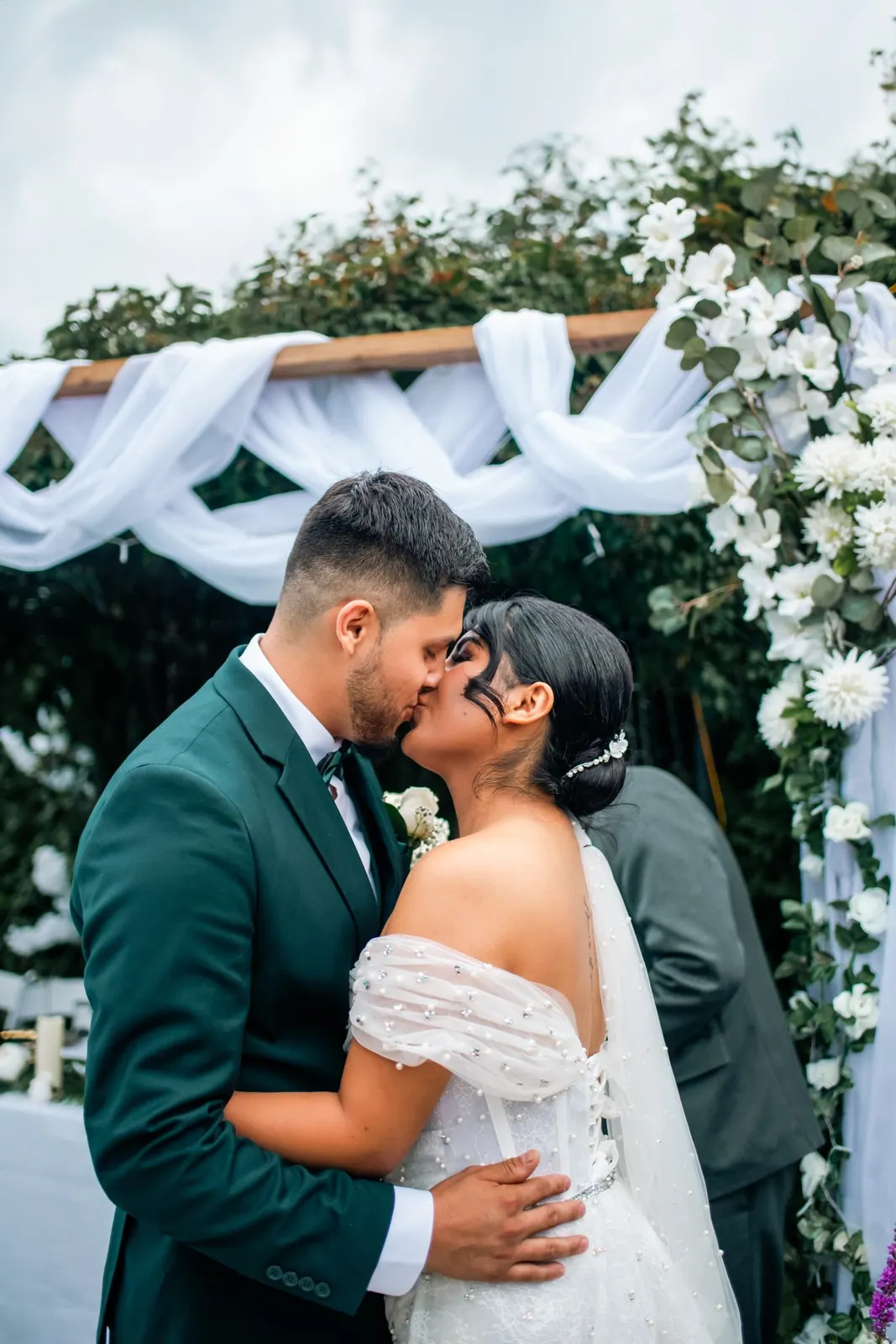 Leonardo & Isaura wedding — photographed by Keyris Rodriguez (12)